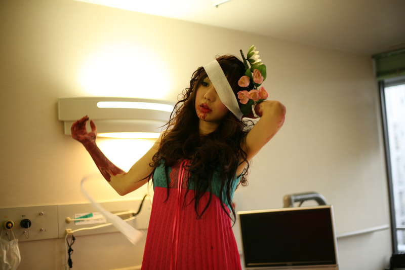 Illustration for article titled The Beautiful (and Bloody) Cosplay of Saki Hanamura